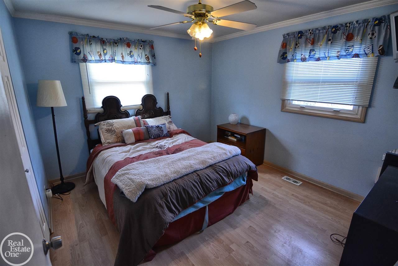 4817 Auburn Road Utica, MI 48317 - Photo 16 of 28 31345583-15.JPG