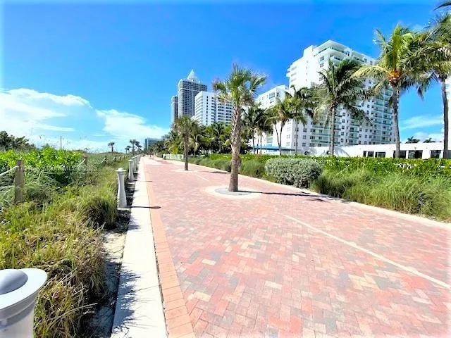 $3,800 | 5005 Collins Avenue, Unit 707, Miami Beach, FL 33140