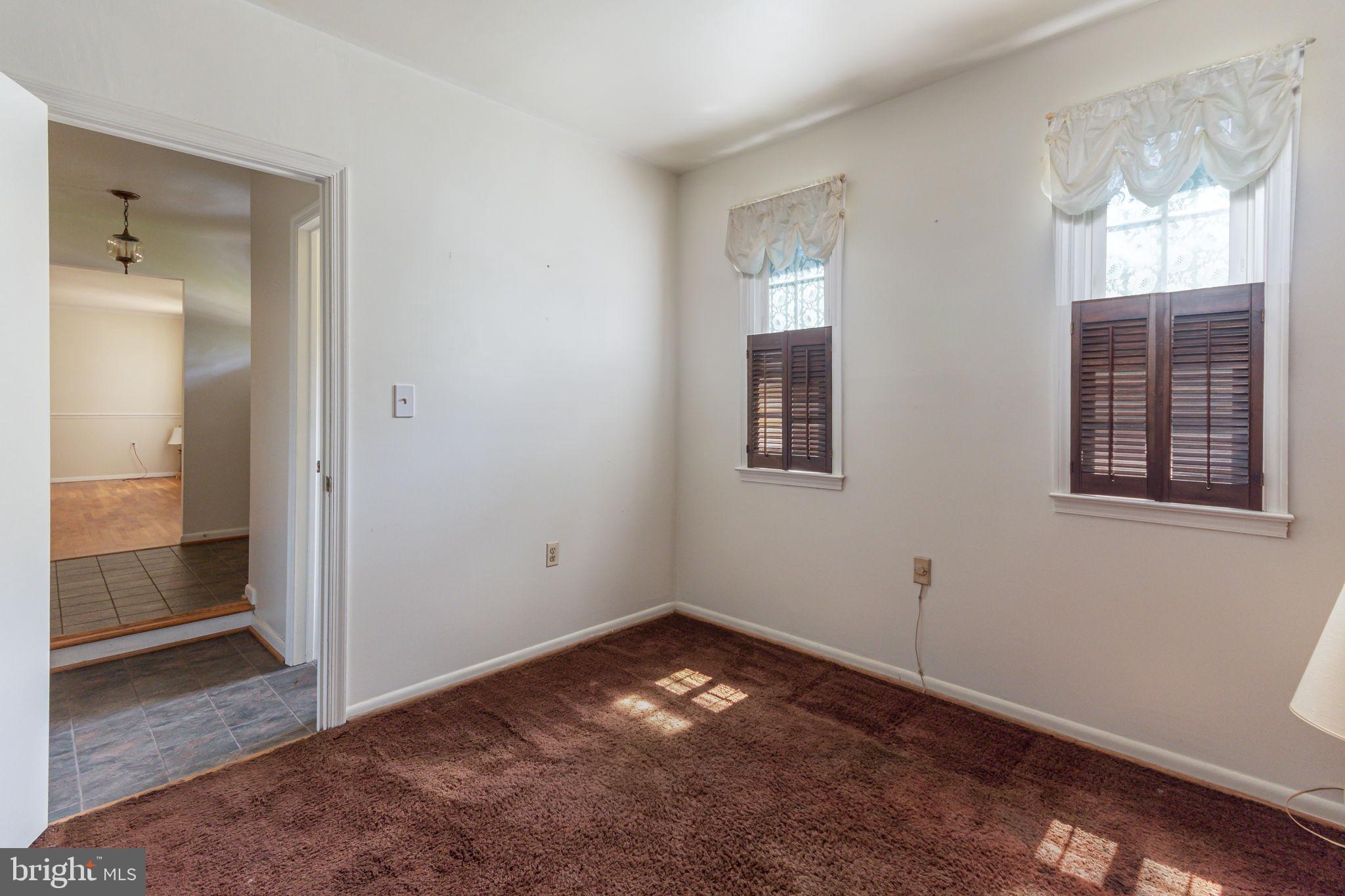 8404 Margo Road Lanham, MD 20706 - Photo 16 of 32 Main floor office room