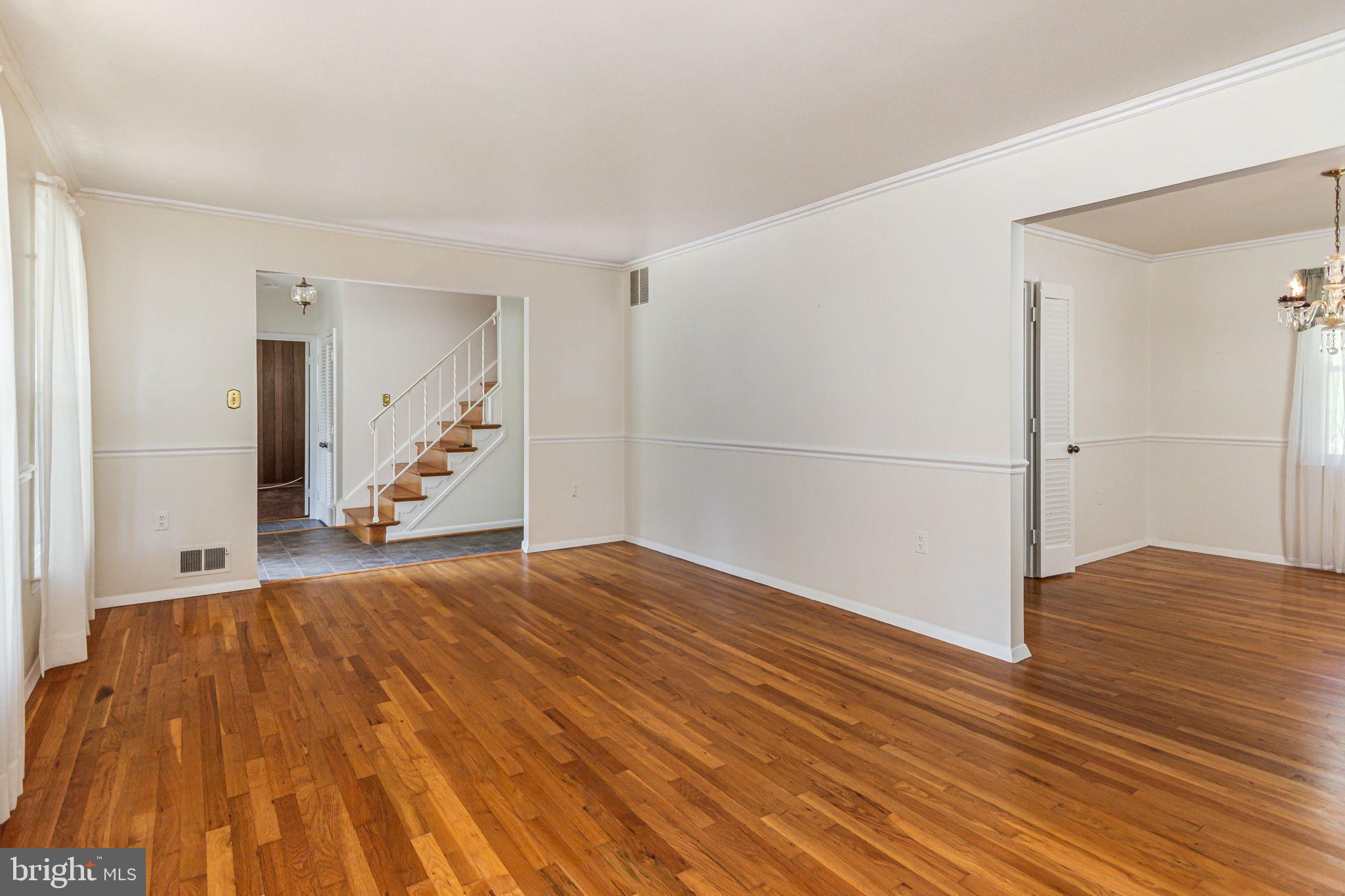 8404 Margo Road Lanham, MD 20706 - Photo 6 of 32 living room