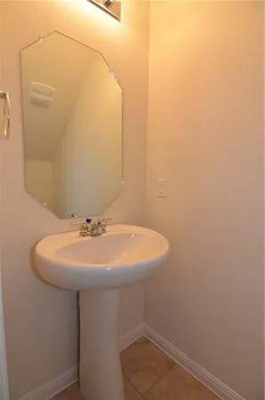 $1,800 | 1001 Zodiac Lane, Unit 16, Round Rock, TX 78665