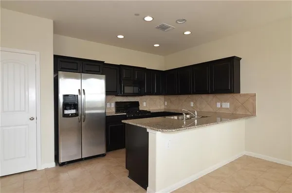 $1,800 | 1001 Zodiac Lane, Unit 16, Round Rock, TX 78665