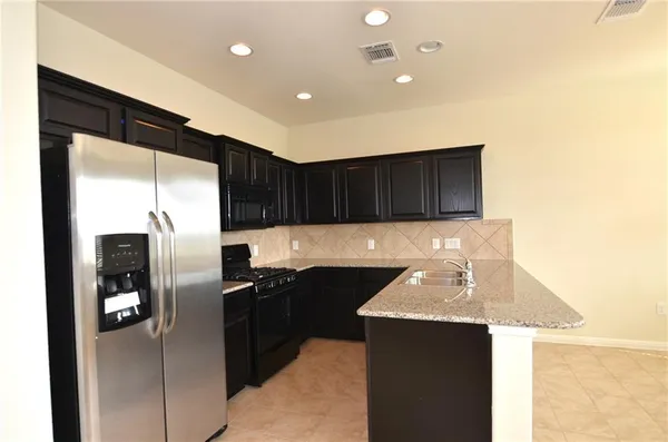 $1,800 | 1001 Zodiac Lane, Unit 16, Round Rock, TX 78665
