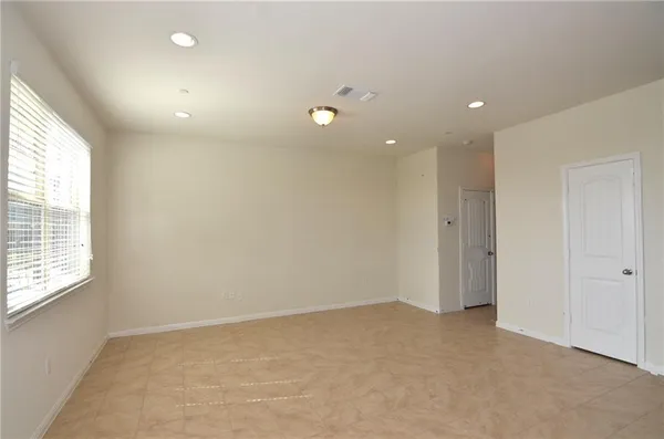 $1,800 | 1001 Zodiac Lane, Unit 16, Round Rock, TX 78665