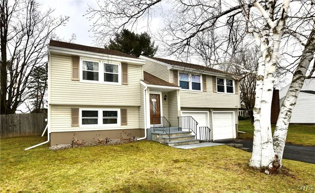 $290,000 | 4964 Blacksmith Path, Clay, NY 13088