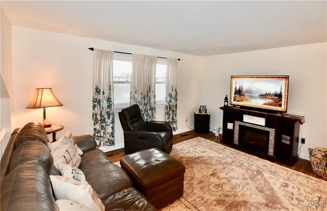 $290,000 | 4964 Blacksmith Path, Clay, NY 13088