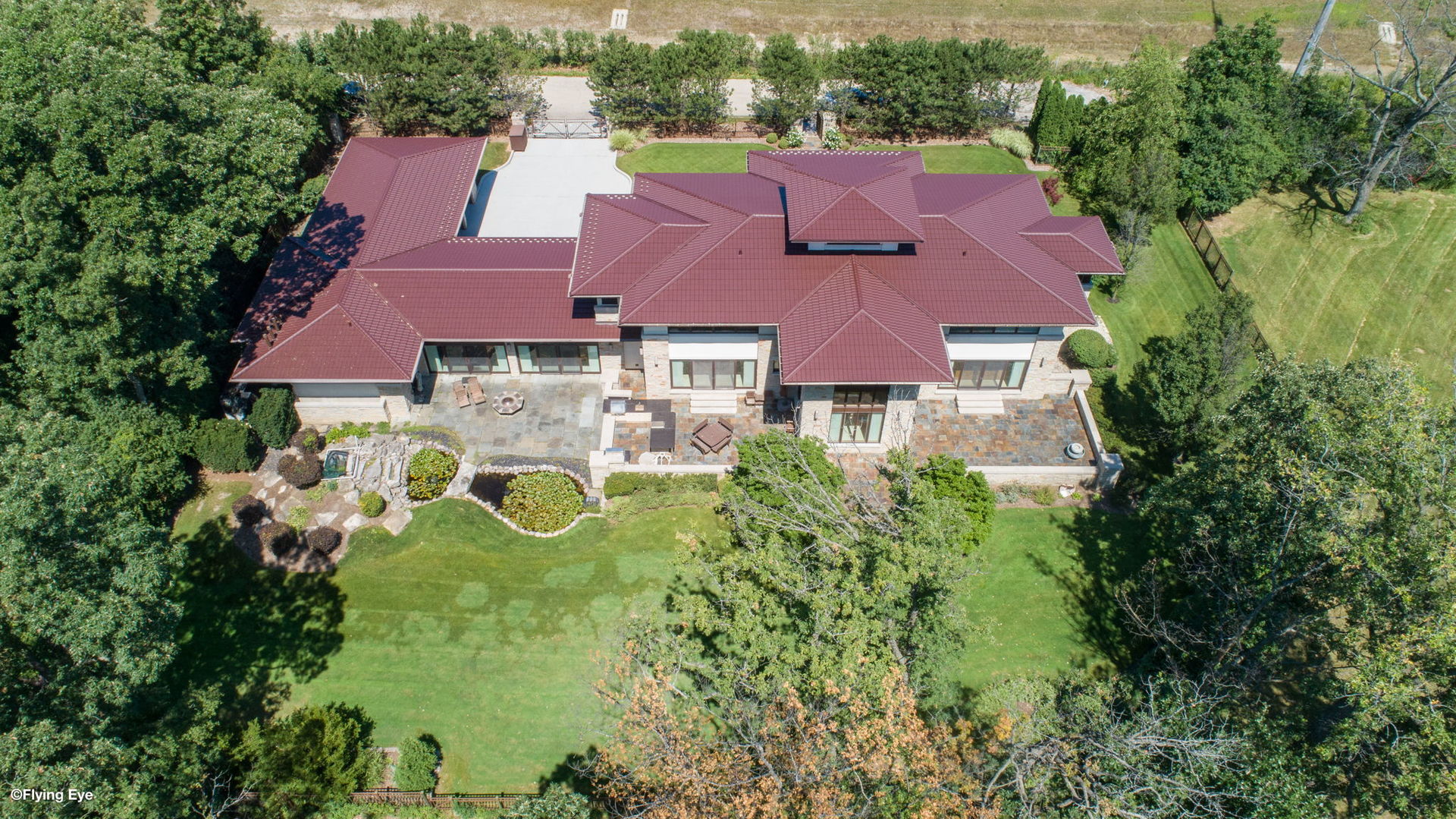 925 Morrison Road Northbrook, IL 60062 - Photo 3 of 75 an aerial view of residential houses with outdoor space and trees all around