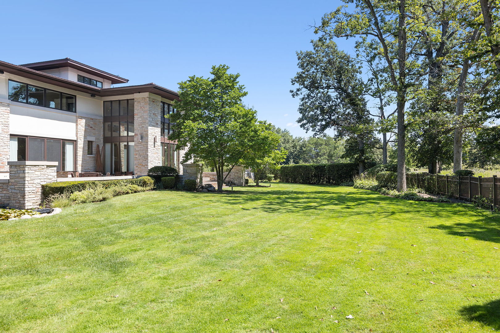 925 Morrison Road Northbrook, IL 60062 - Photo 70 of 75 a view of a house with a yard