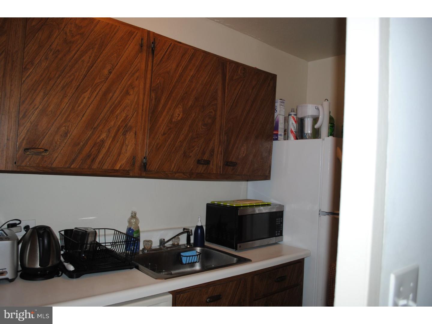9921 Bustleton Avenue, Unit B8 Philadelphia, PA 19115 - Photo 7 of 8 Kitchen
