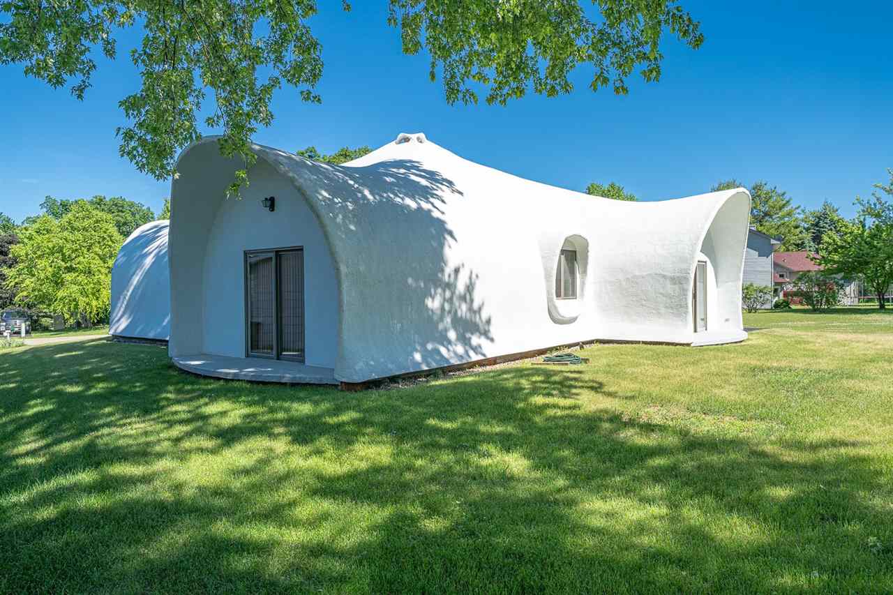 208 New Forest Road Southwest Poplar Grove, IL 61065 - Photo 25 of 40 a view of a backyard