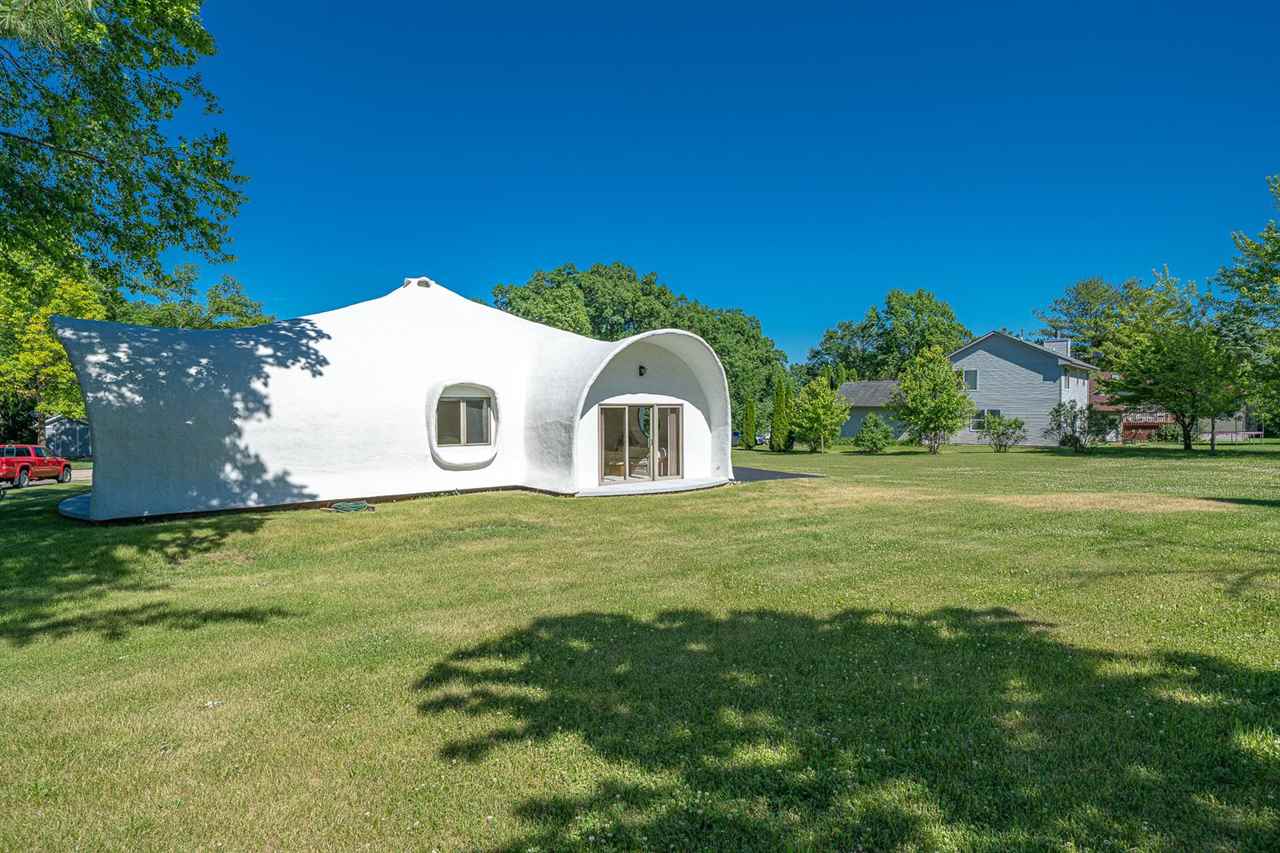 208 New Forest Road Southwest Poplar Grove, IL 61065 - Photo 29 of 40 a front view of a house with garden