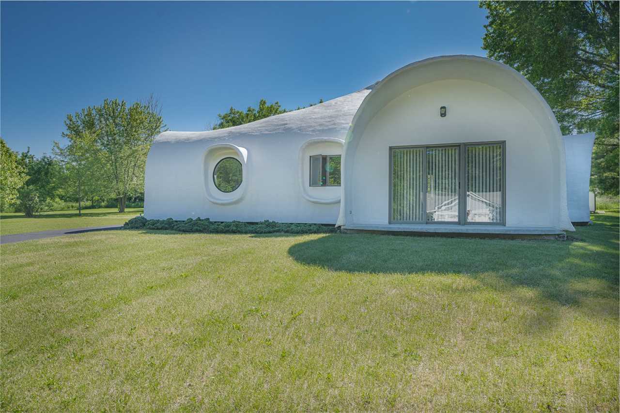 208 New Forest Road Southwest Poplar Grove, IL 61065 - Photo 31 of 40 a front view of a house with a yard