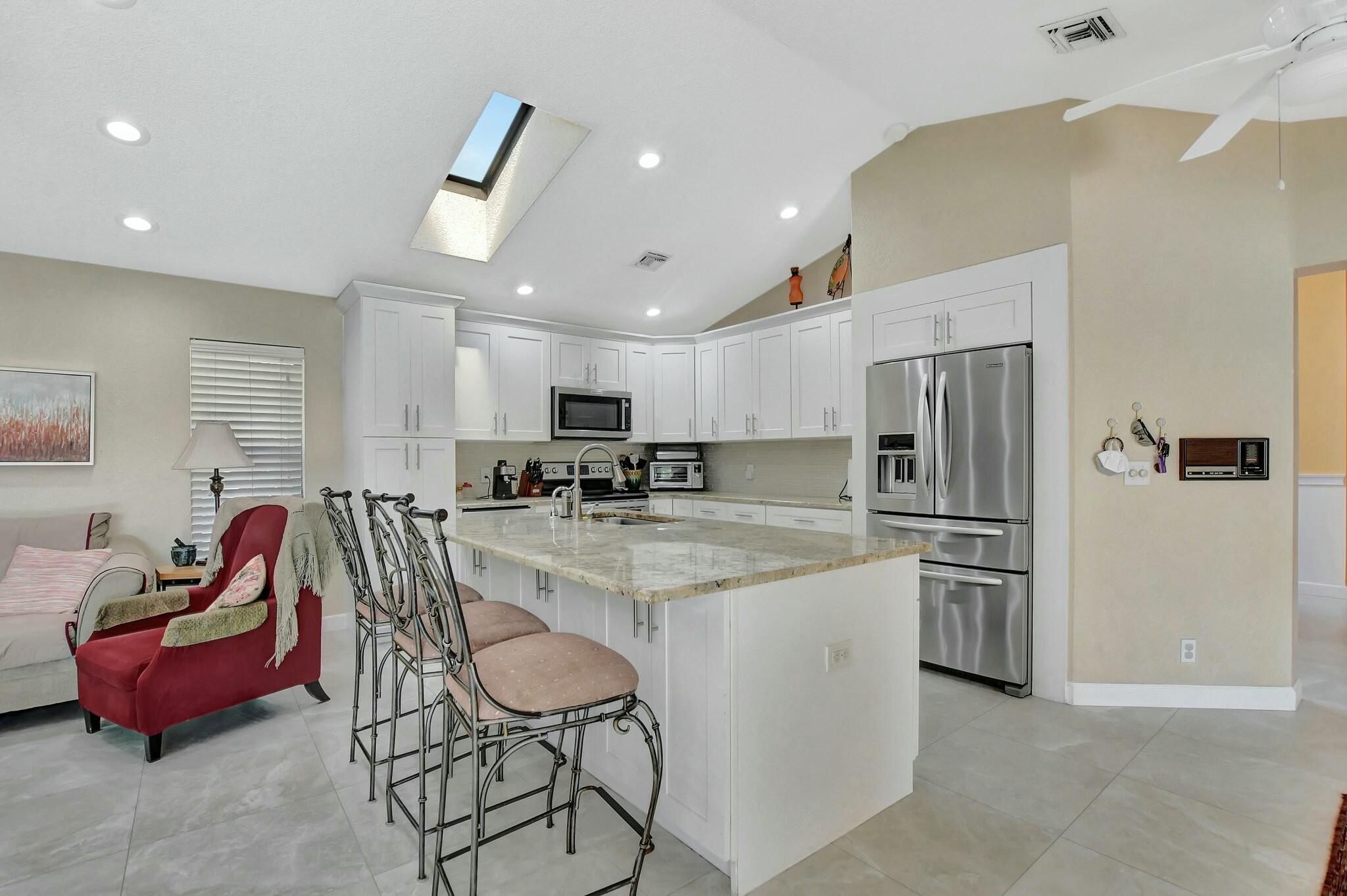 19569 Sedgefield Terrace Boca Raton, FL 33498 - Photo 12 of 57 tempImageQuYcmm