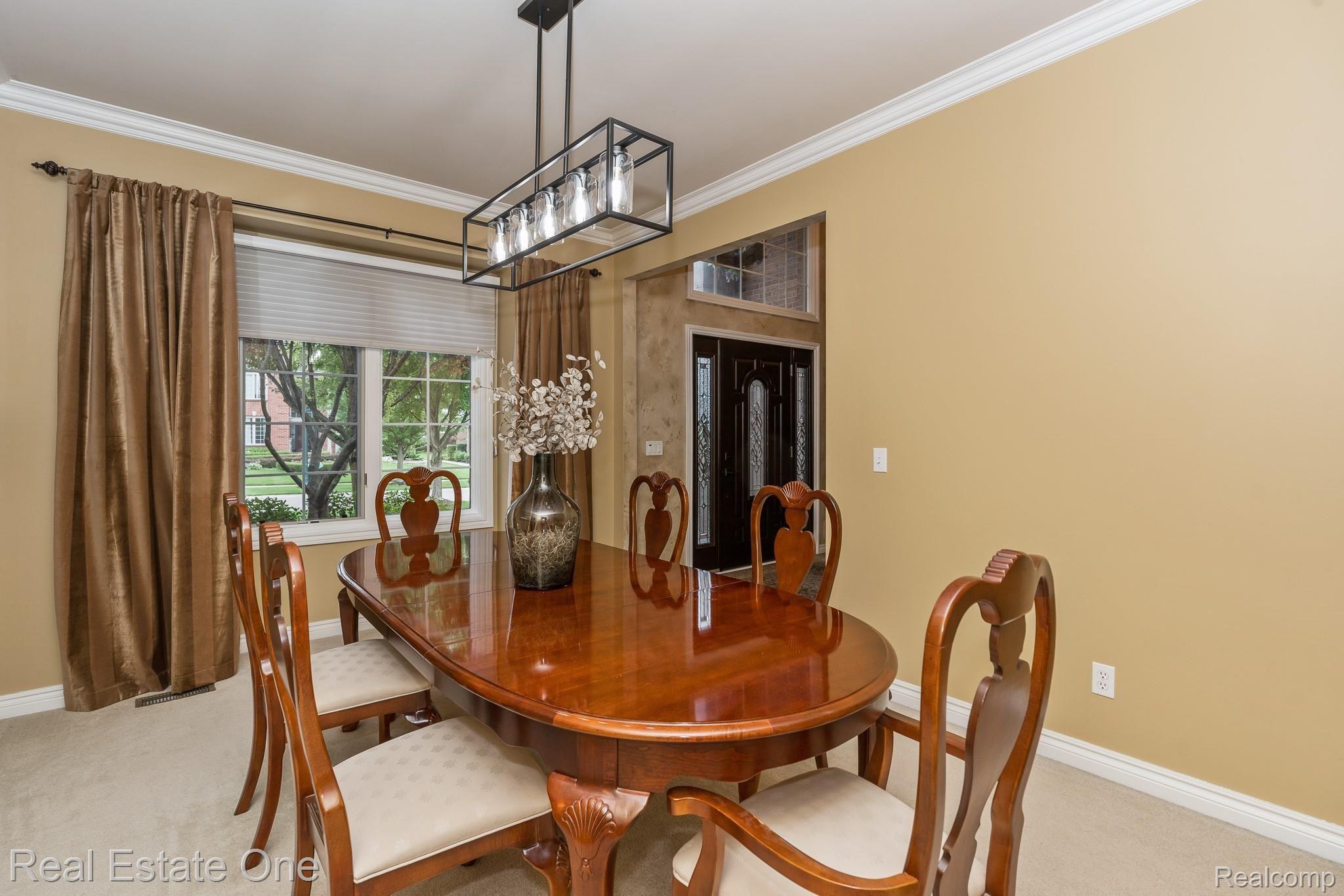 1345 Ross Lane Rochester, MI 48306 - Photo 8 of 61 FORMAL DNING ROOM WITH A VIEW OF THE BEAUTIFULLY LANDSCAPED YARD