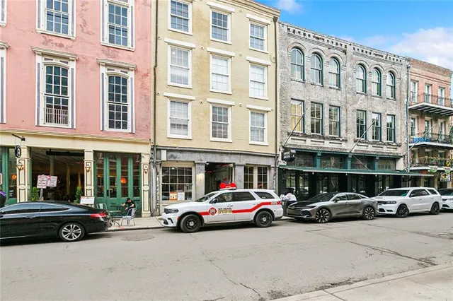 $3,500 | 305 Decatur Street, Unit 202, New Orleans, LA 70130