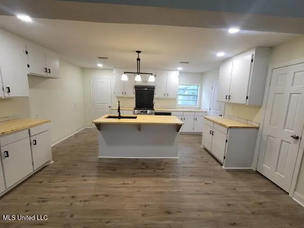 $150,000 | 5413 Crepe Myrtle Drive, Jackson, MS 39206