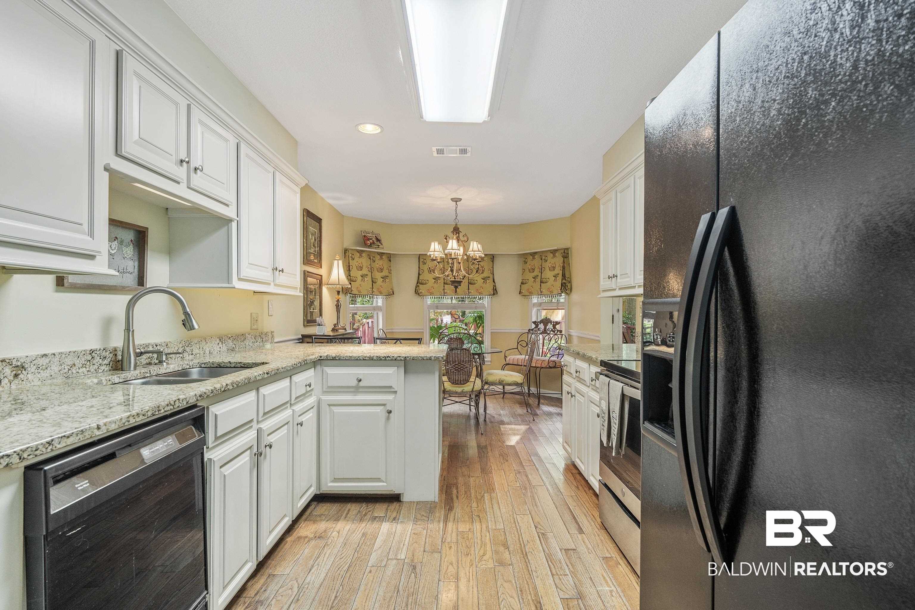 305 Beall Lane Daphne, AL 36526 - Photo 13 of 28 Kitchen