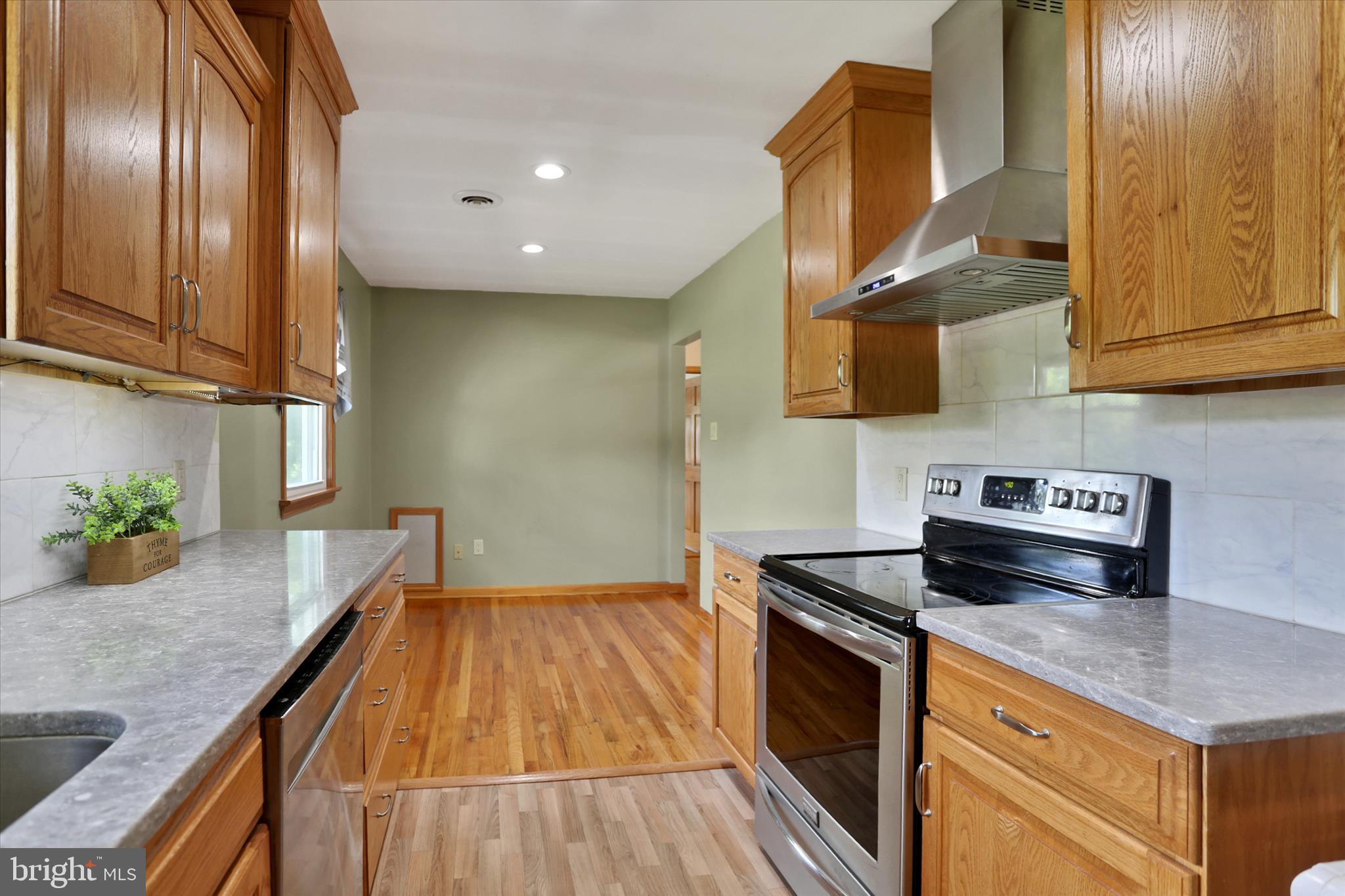737 Range End Road Dillsburg, PA 17019 - Photo 7 of 40