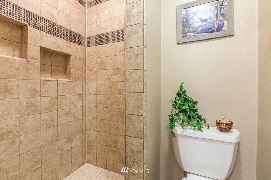 10706 Clark Road Southeast Yelm, WA 98597 - Photo 10 of 19 Gallery Image 10