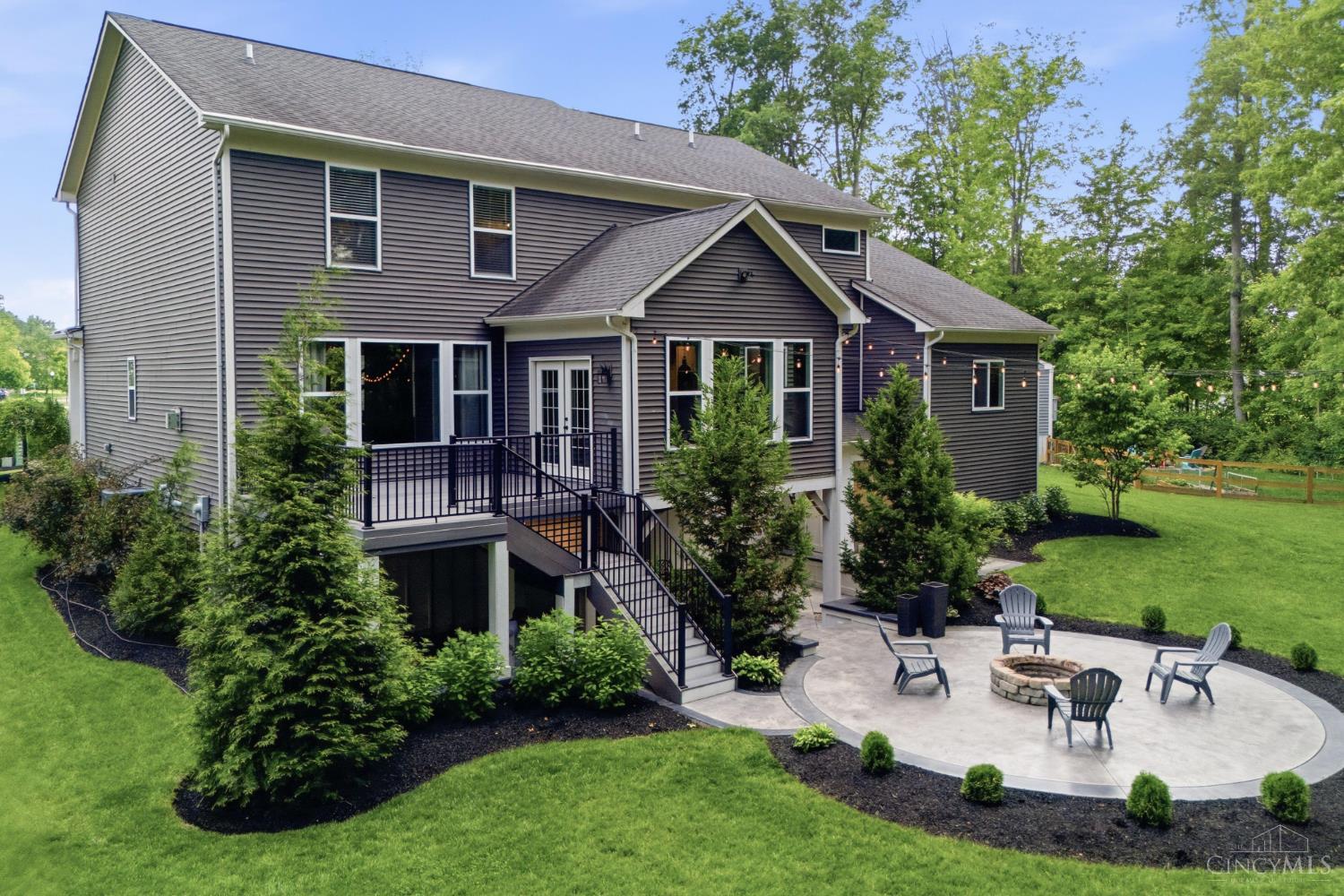 1086 Stableview Circle Maineville, OH 45039 - Photo 2 of 28