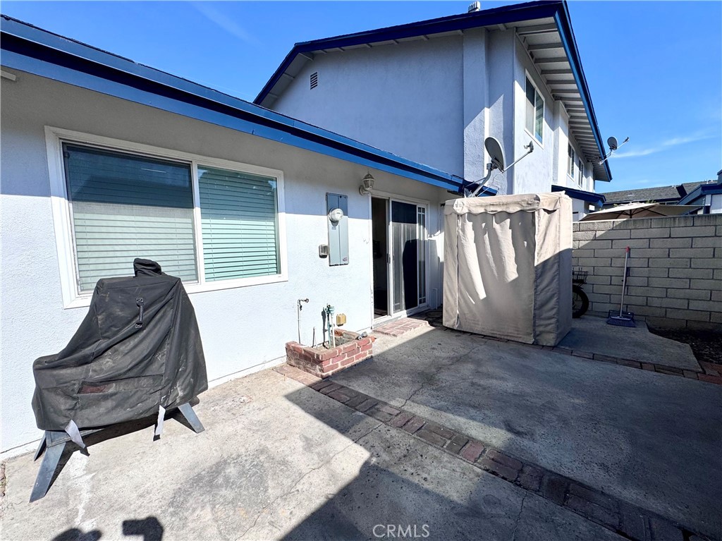 4692 Heil Avenue Huntington Beach, CA 92649 - Photo 21 of 27 a view of a couches in the patio