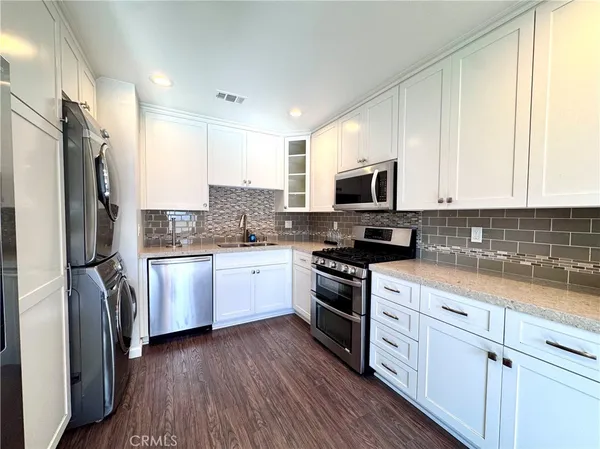 $3,250 | 4692 Heil Avenue, Huntington Beach, CA 92649