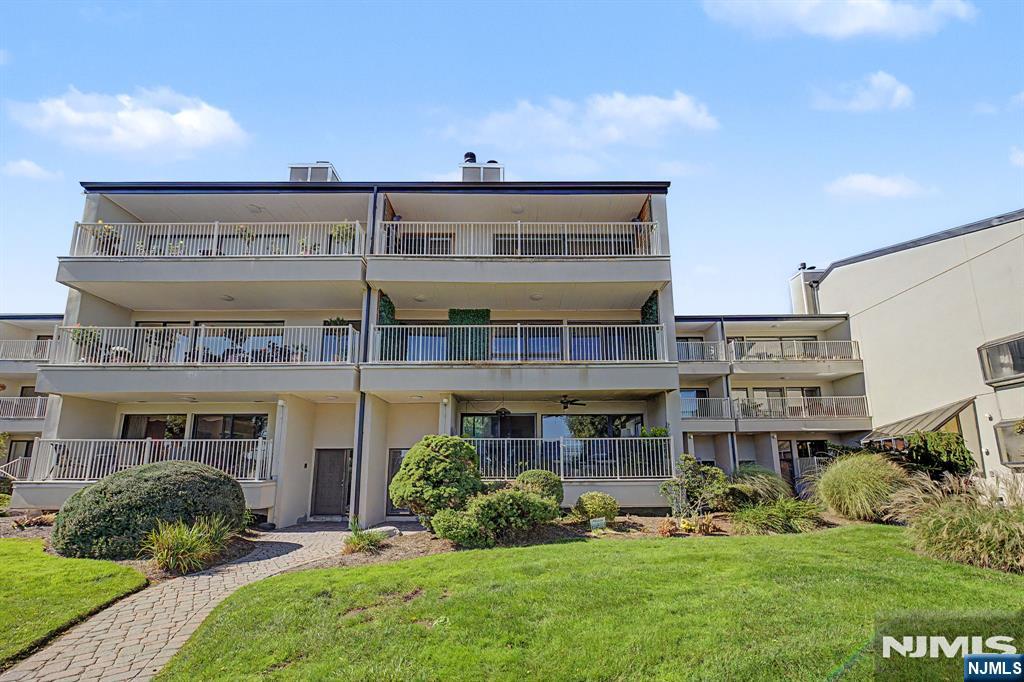 1225 River Road, Unit 7D Edgewater, NJ 07020 - Photo 3 of 47 Gallery Image 3