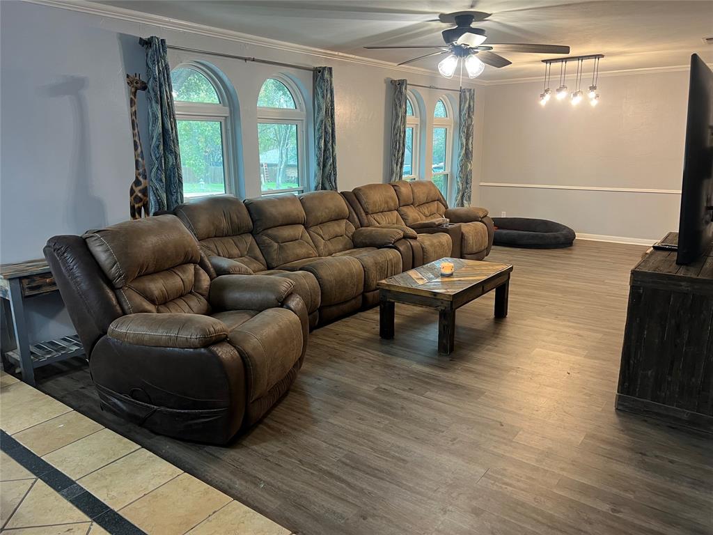 3802 Chisholm Trail Temple, TX 76504 - Photo 4 of 23 a living room with furniture and a flat screen tv