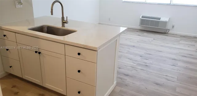 a close view of sink and tap