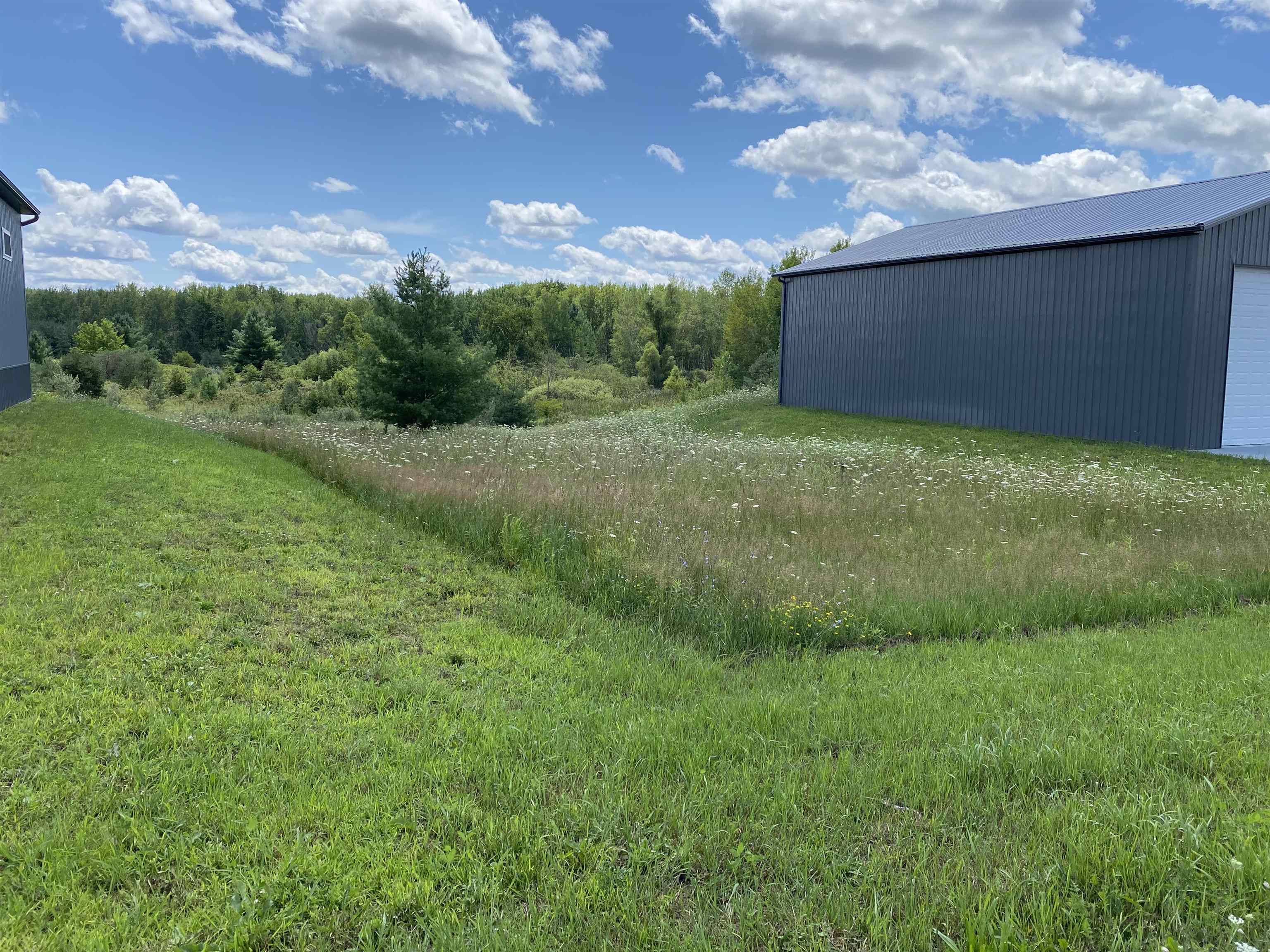 12 Barn Court Gladwin, MI 48624 - Photo 2 of 3