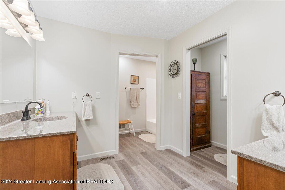 447 Charleston Road Lansing, MI 48917 - Photo 24 of 42 26-Media Jett-23
