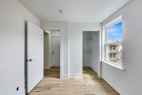 $2,350 | 815 South Carpenter Street, Unit 2R, Chicago, IL 60607