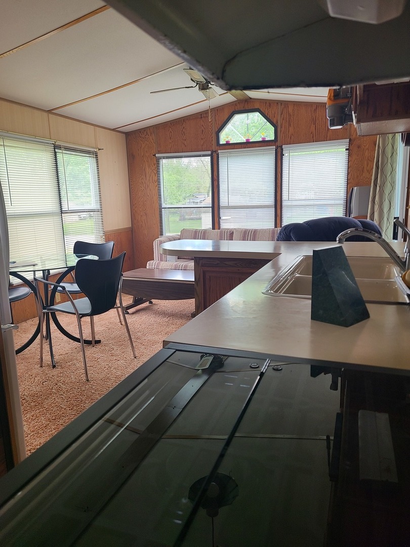 4-213 Woodhaven Sublette, IL 61367 - Photo 6 of 10