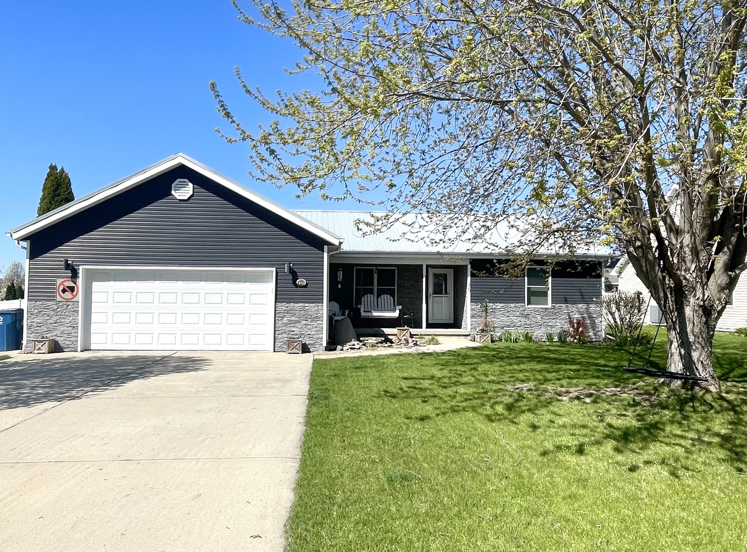 320 Rachel Way Utica, IL 61373 - Photo 1 of 21 Gallery Image 1
