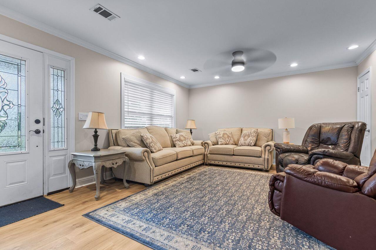 60097 State Line Road Smithville, MS 38870 - Photo 3 of 17 Living room