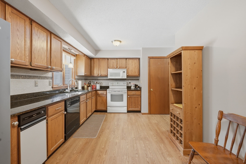 419 Southwick Road, Unit P66 Westfield, MA 01085 - Photo 6 of 37 Gallery Image 6