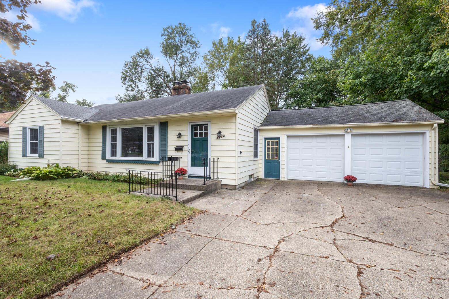 1714 Paddington Road Kalamazoo, MI 49001 - Photo 3 of 33 1000011899