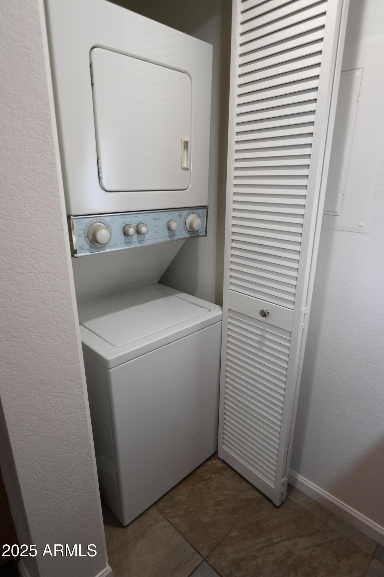 200 East Southern Avenue, Unit 307 Tempe, AZ 85282 - Photo 15 of 16 a utility room with dryer and washer