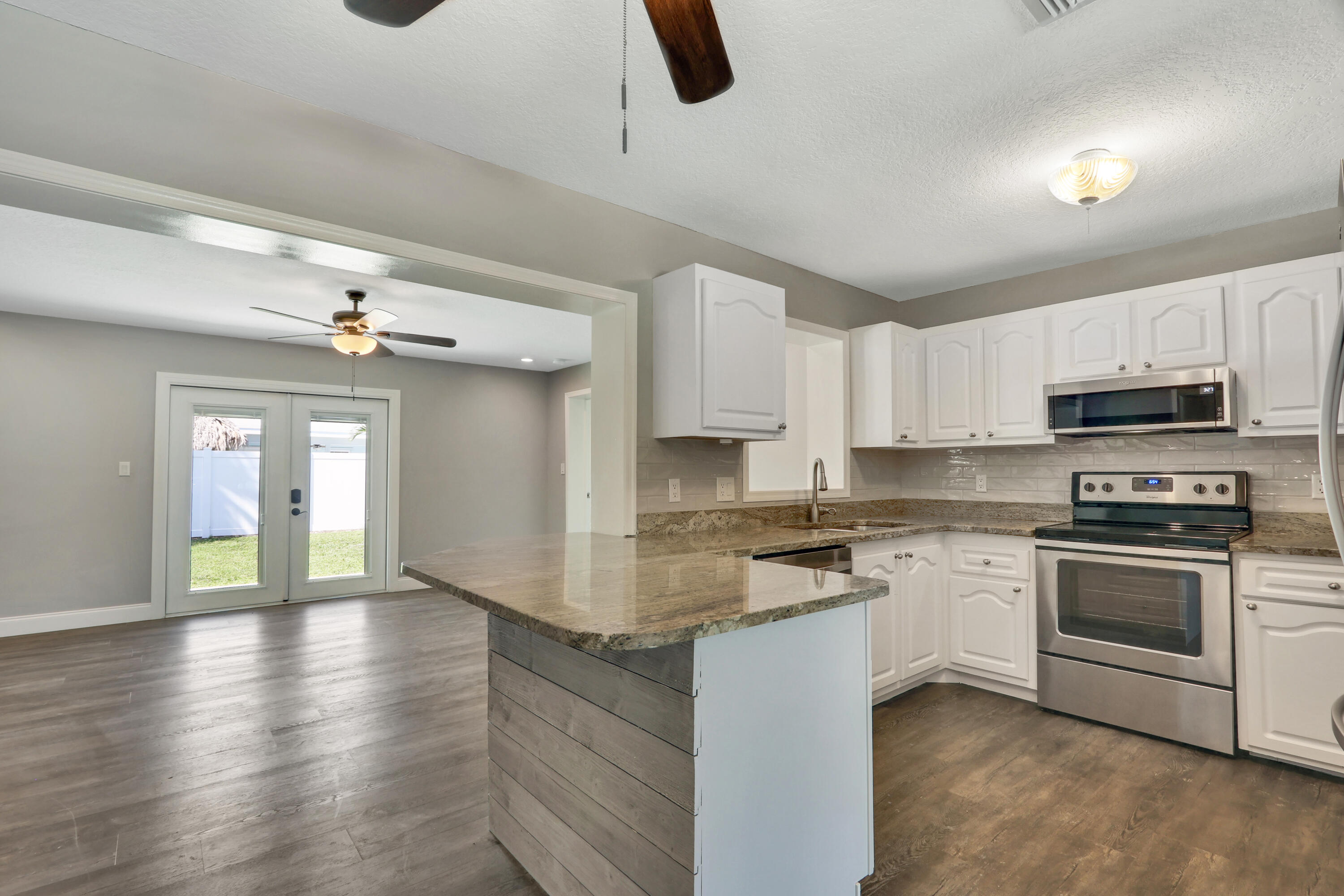 105 Wingate Drive Jupiter, FL 33458 - Photo 11 of 43 21_Image_9