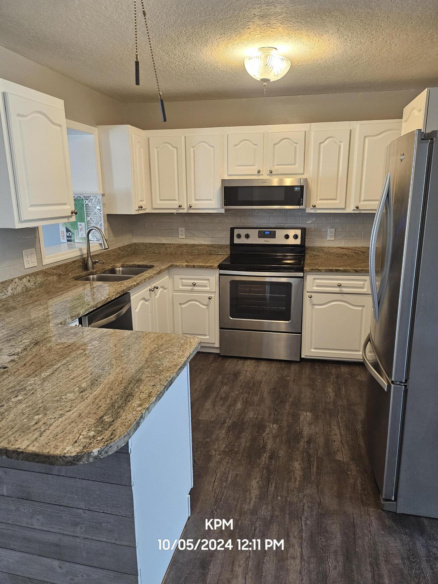 105 Wingate Drive Jupiter, FL 33458 - Photo 25 of 43 kitchen