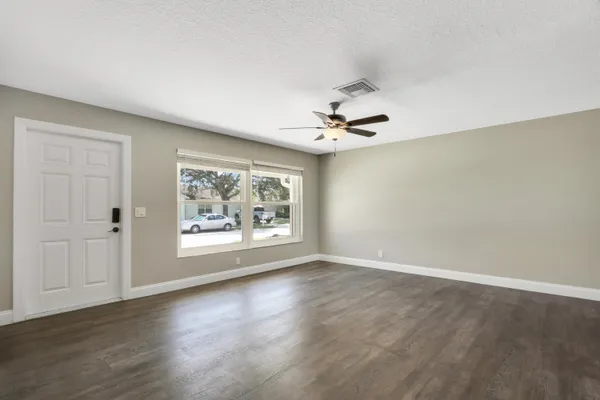 $3,500 | 105 Wingate Drive, Jupiter, FL 33458