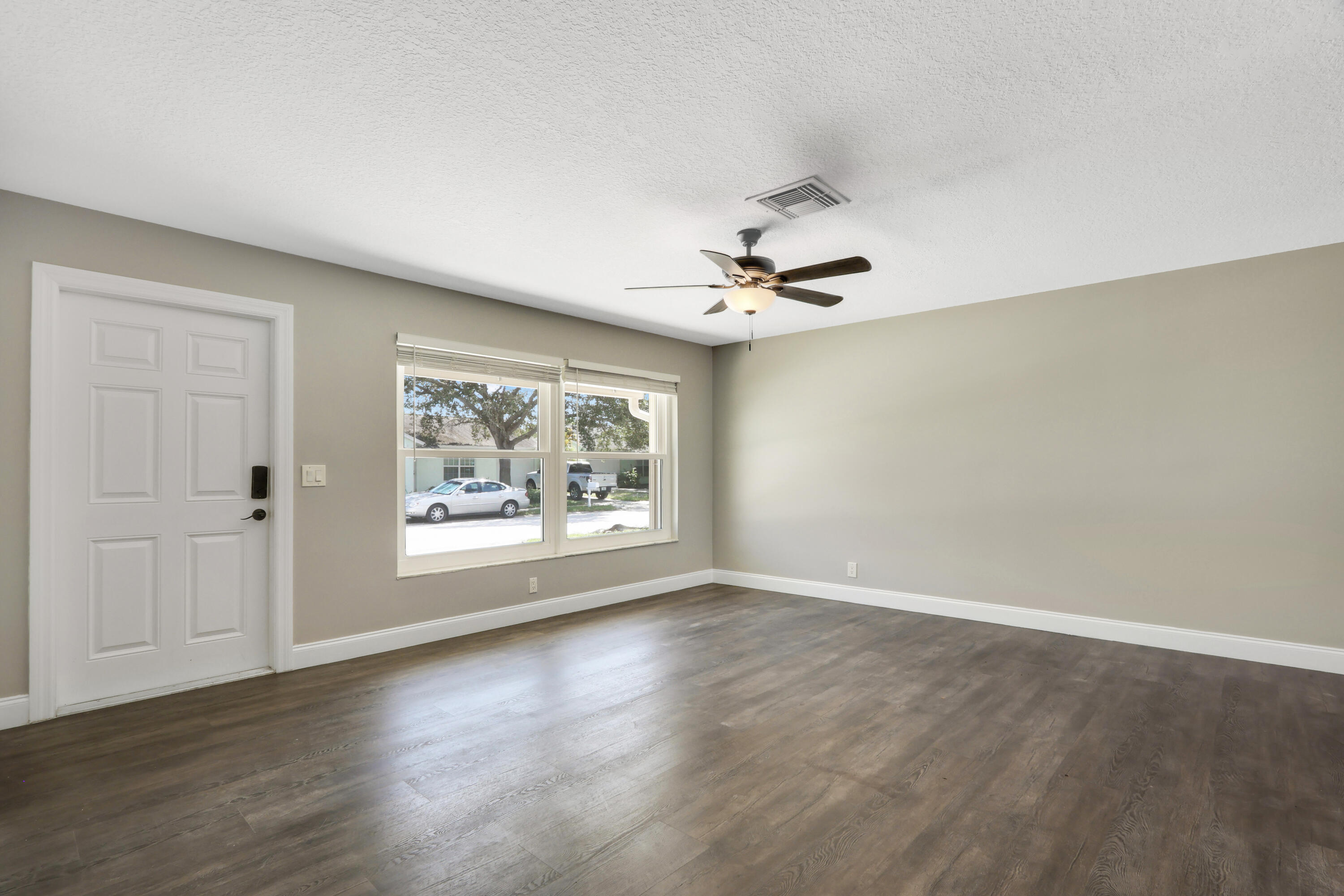 105 Wingate Drive Jupiter, FL 33458 - Photo 8 of 43 17_Image_5