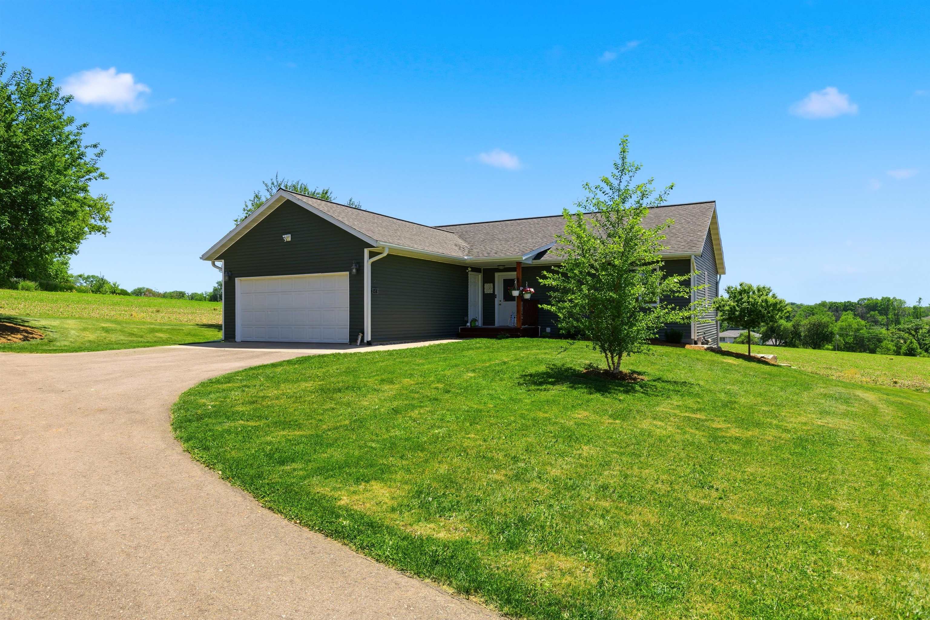 503 North Bennett Road Dodgeville, WI 53533 - Photo 5 of 44