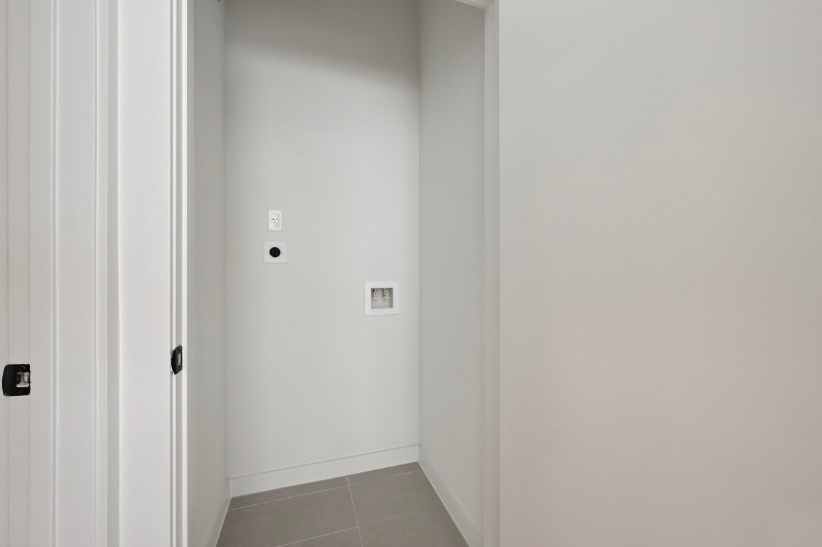 2209 South 1st Street, Unit 114 Austin, TX 78704 - Photo 19 of 27 a view of a hallway