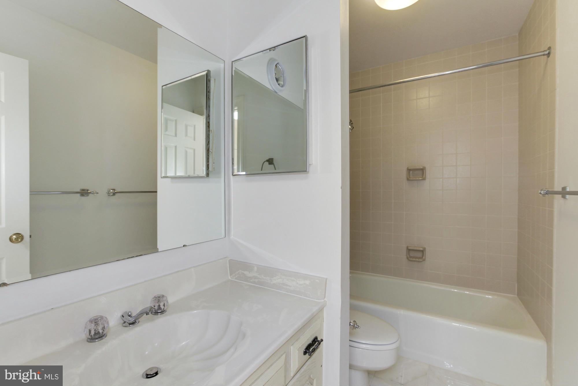 3986 Georgetown Court Northwest Washington, DC 20007 - Photo 20 of 26 Bath
