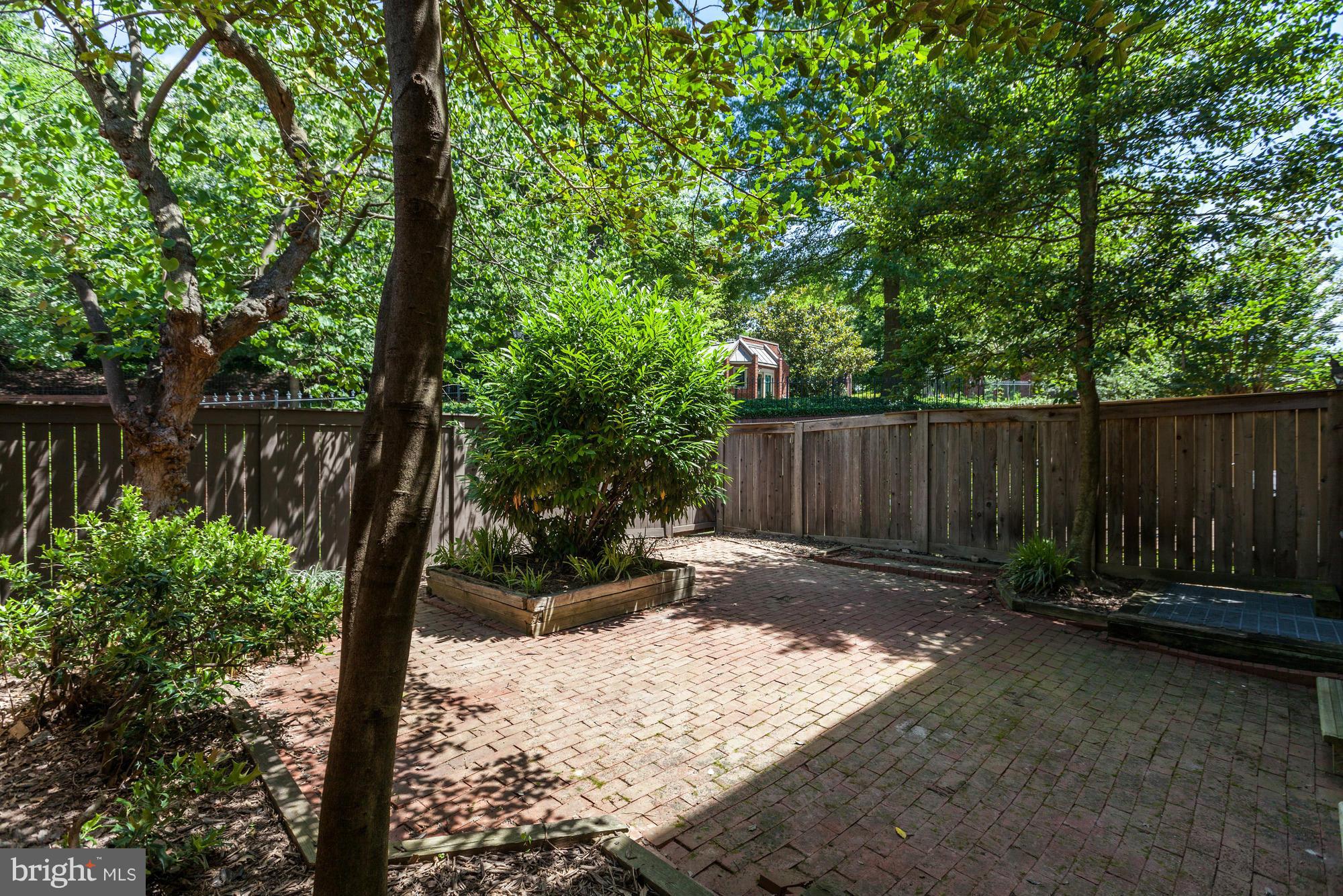 3986 Georgetown Court Northwest Washington, DC 20007 - Photo 25 of 26 Exterior (Rear)
