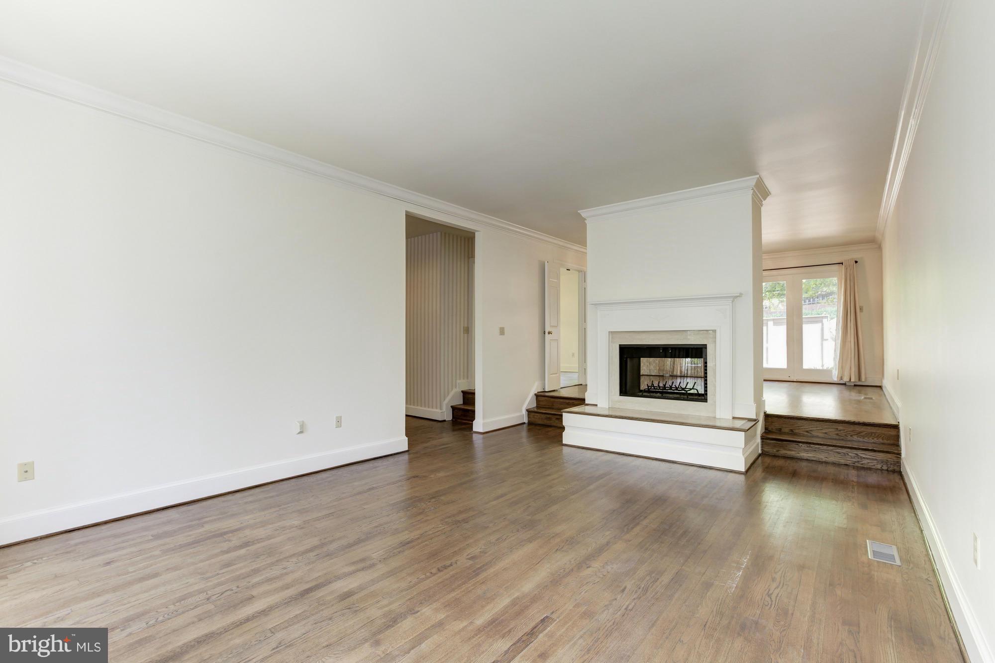 3986 Georgetown Court Northwest Washington, DC 20007 - Photo 7 of 26 Living Room