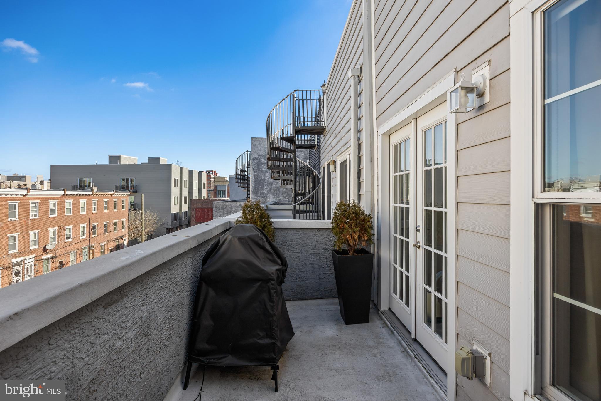 1627 Fairmount Avenue, Unit B Philadelphia, PA 19130 - Photo 33 of 46 a view of a balcony with city view