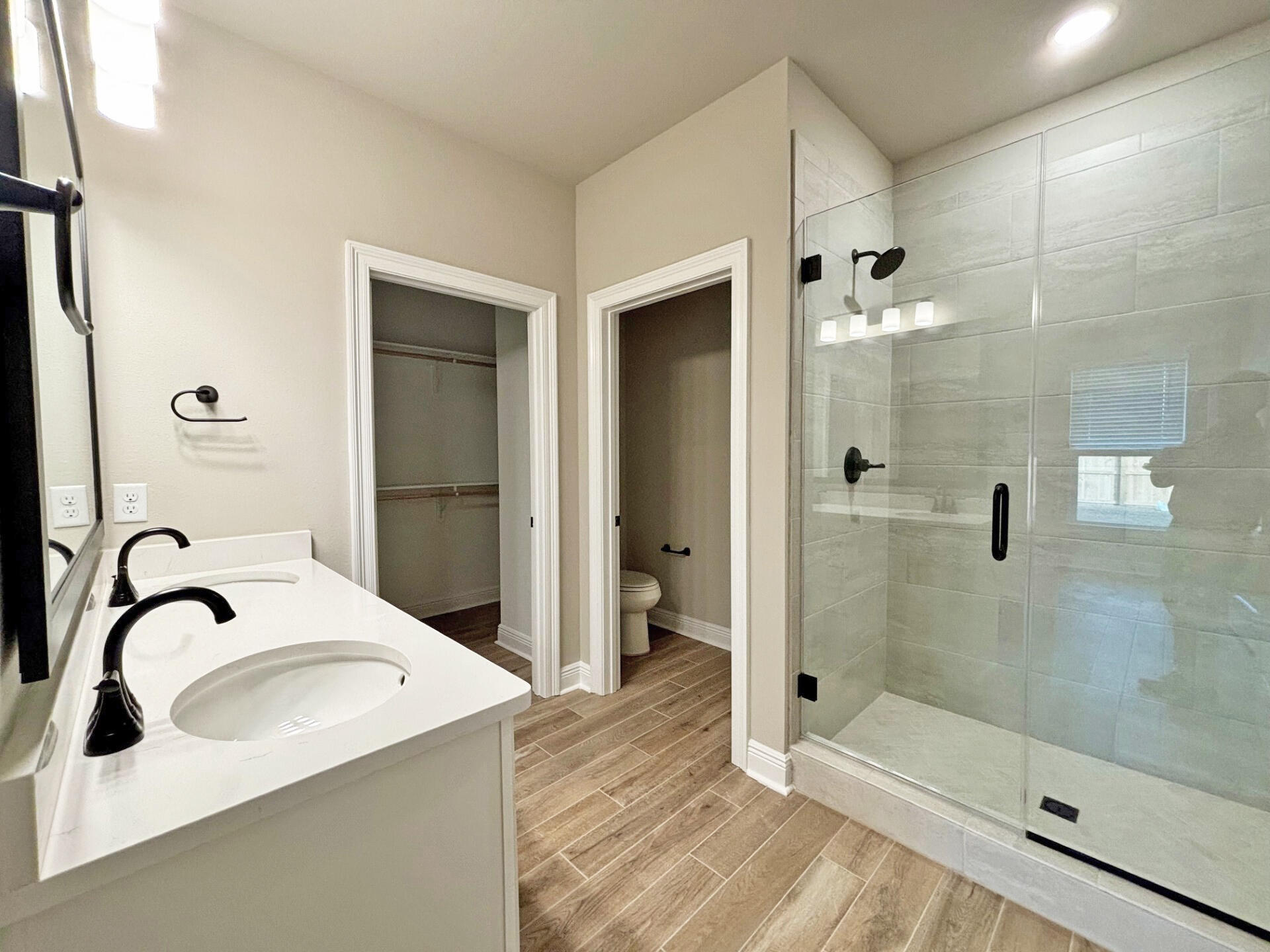 75 Natureview Way Ponce de Leon, FL 32455 - Photo 10 of 23 a bathroom with a sink and shower