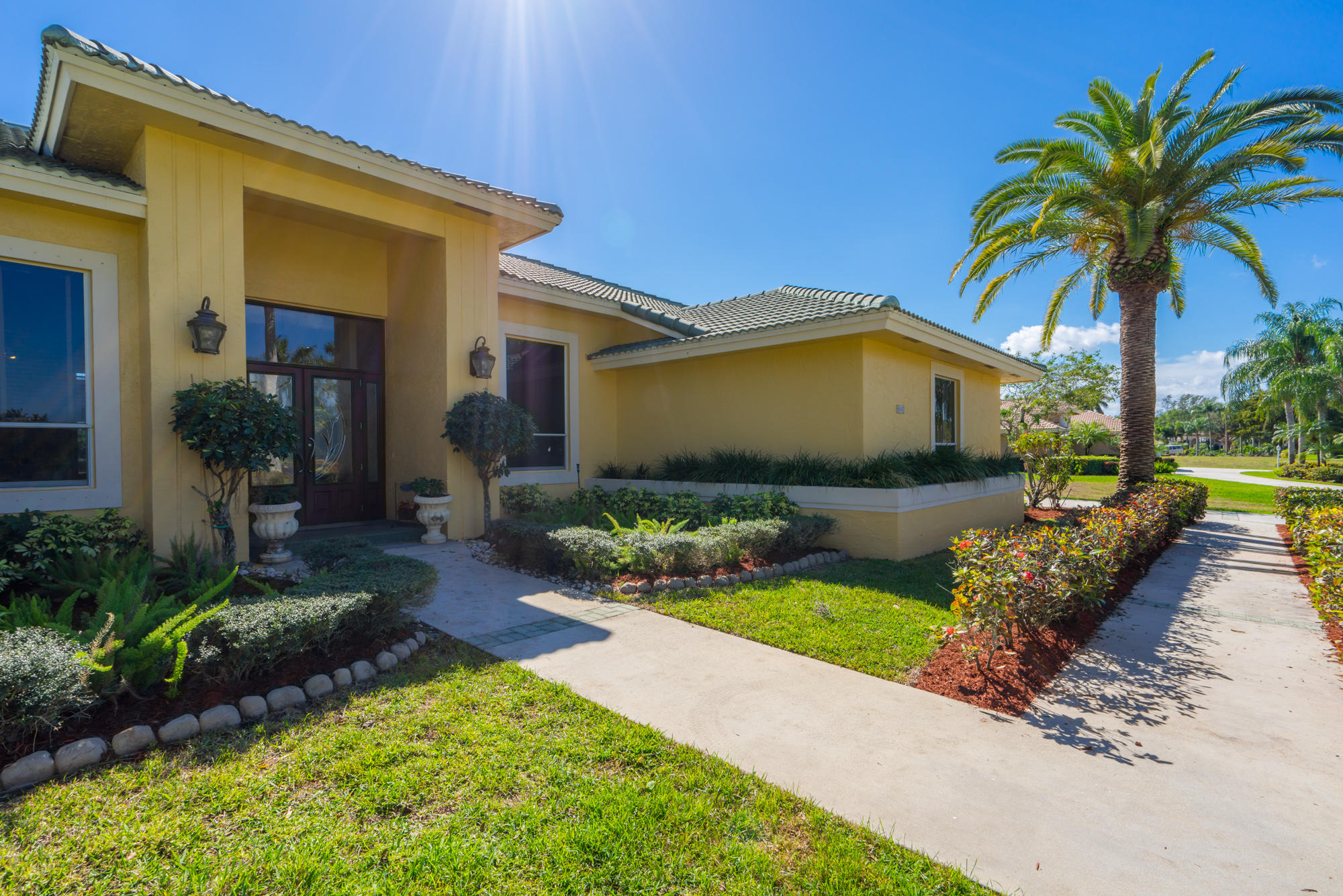 8682 Sawpine Road Delray Beach, FL 33446 - Photo 4 of 59 EMP-17